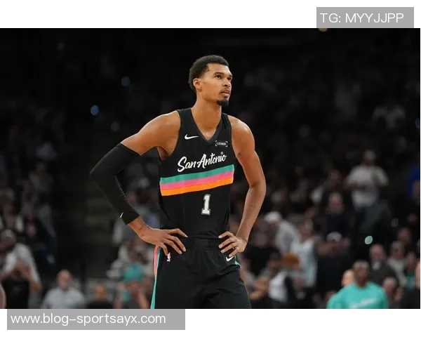 文班亚马参加投篮训练左小腿拉伤未佩戴护具靴引发关注 文班亚马参加投篮训练左小腿拉伤未佩戴护具靴引发关注